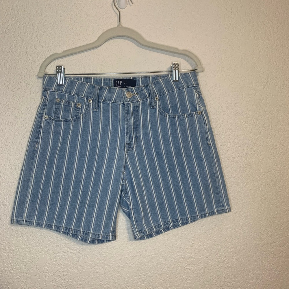 GAP Shorts Womens 4/27  Blue White Striped 5" Short Low Rise Preppy Academia - Picture 2 of 13